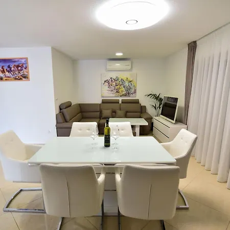 Sana 1 By Interhome Lägenhet Vir